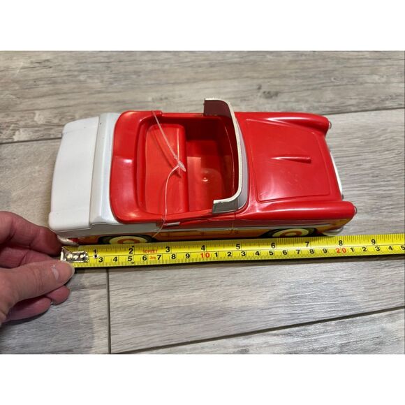 Target Bullseye Light Up 50’s Novelty Figurals Diner, Jukebox, and Car - Picture 10 of 12